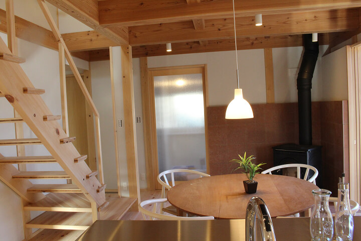 木のぬくもりあふれる暮らしを提供