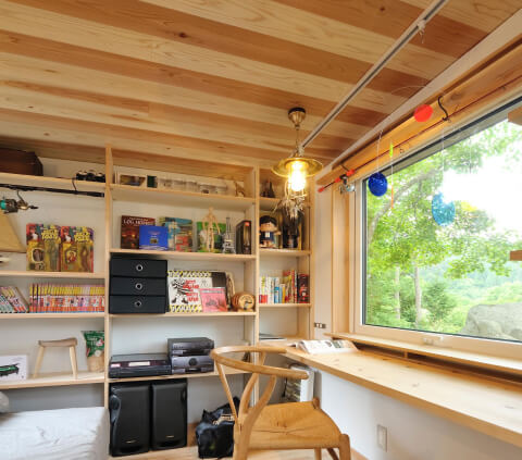 景色と光を採り込む、窓辺の心地よさ