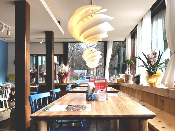 なぜ、工務店がレストランと宿を