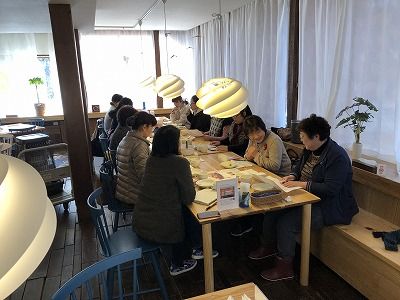 レストランの定例会議