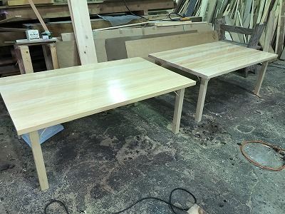 ヒノキのテーブル