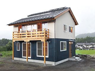 木曽駒高原の小さな家